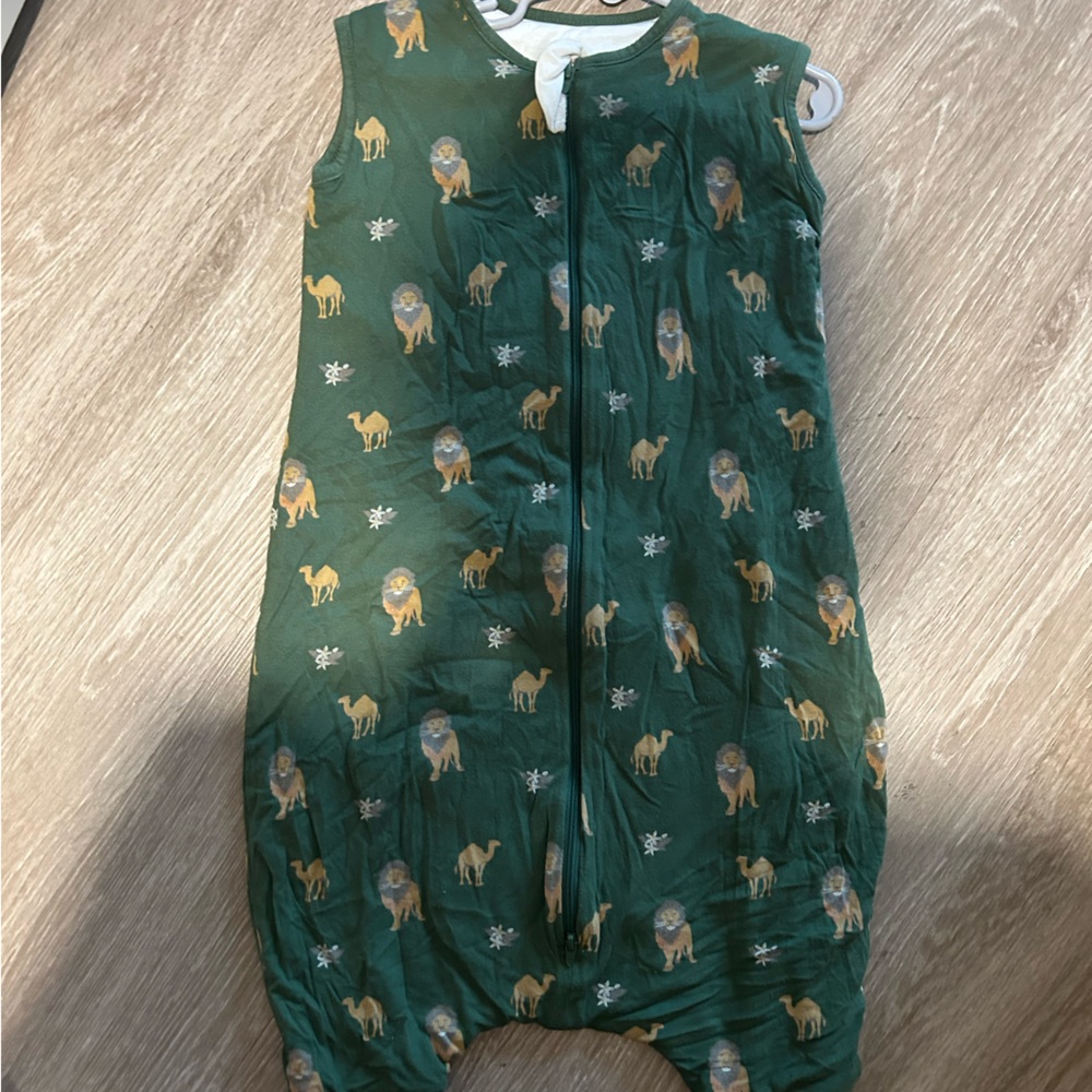 Green Lion Kyte Baby Walker sleep sack Medium 1.0 TOG